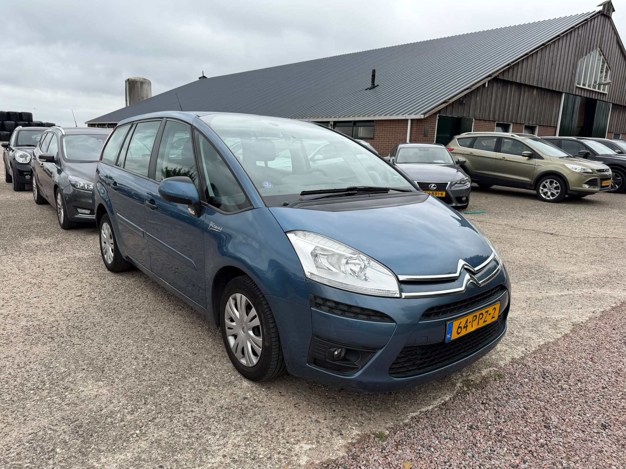 car-image